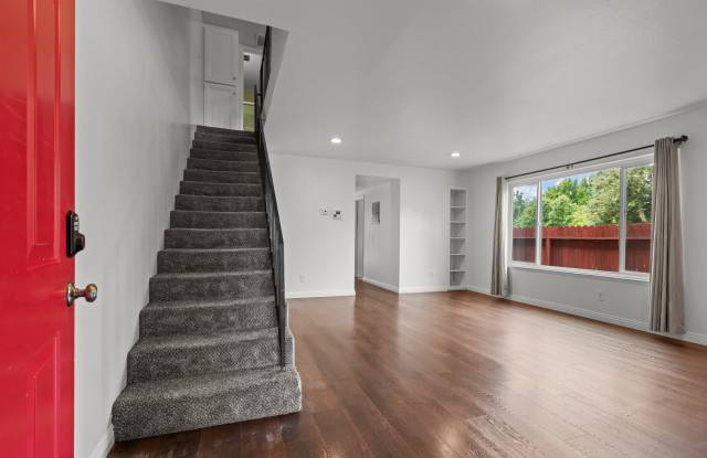 2400 Northrop Avenue photos photos