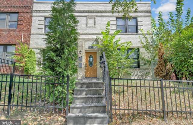833 19TH STREET NE - 833 19th Street Northeast, Washington, DC 20002