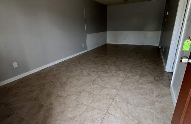 1015 Wells Circle - 34 Gallery 3