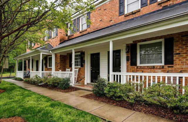 1218 Green Oaks Ln - 1218 Green Oaks Lane, Charlotte, NC 28205