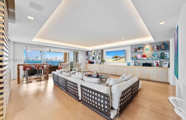 4921 Fisher Island Dr Gallery 3
