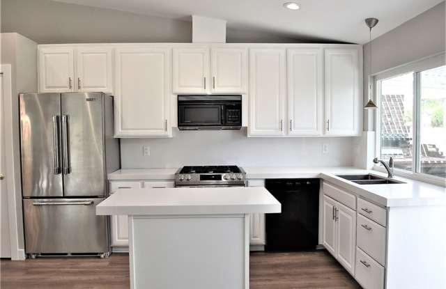 1639 Oakhorne Drive Gallery 4