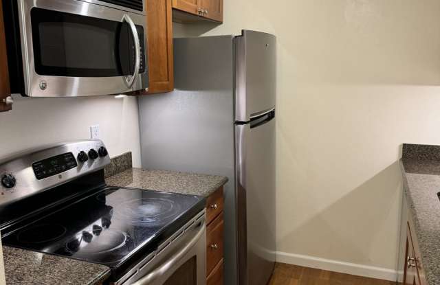 512 141st Avenue Southeast - 512 141st Avenue Southeast, Bellevue, WA 98007