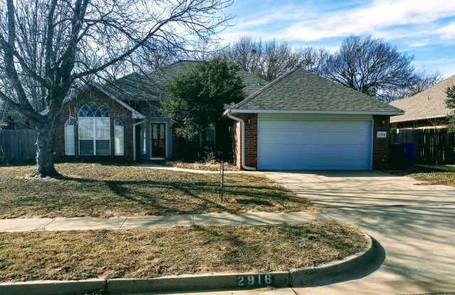 Very nice 3 bed + office, in Berkley Addition in west Norman! photos photos