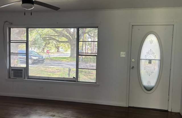 531 Pecan St. - 531 Pecan Street, St. Martinville, LA 70582 531 Pecan St. - 531 Pecan Street, St. Martinville, LA 70582