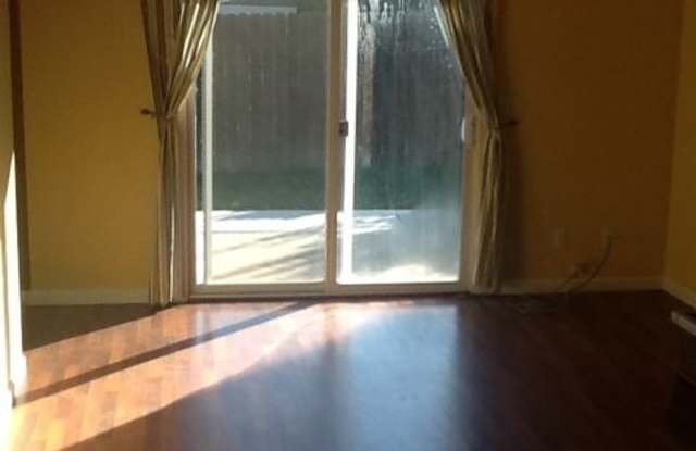 6000 Hickorywood Way Gallery 4