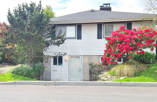 901 Colby Ave - 901 Colby Avenue, Everett, WA 98201