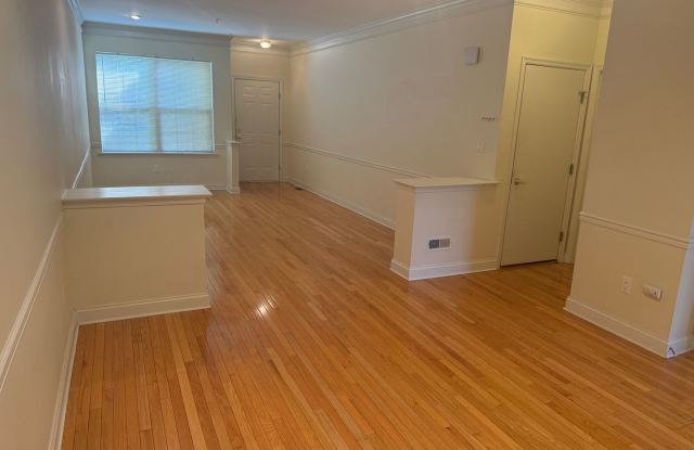Valley View Townhouse Gallery 4