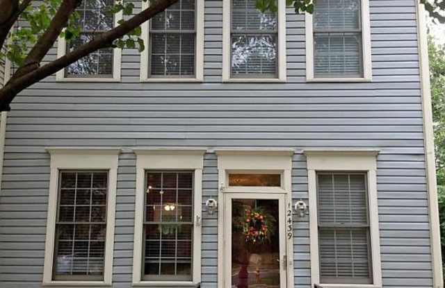 12439 ABBEY KNOLL COURT - 12439 Abbey Knoll Court, Lake Ridge, VA 22192