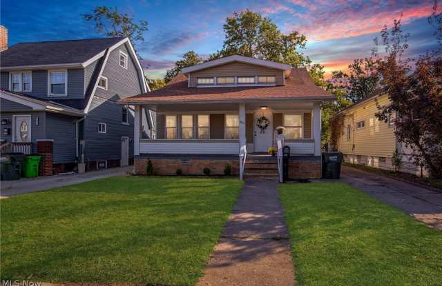 9812 Robinson Avenue Gallery 2