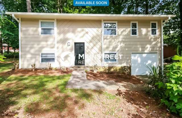 2412 Fairway Court Southwest - 2412 Fairway Court Southwest, Atlanta, GA 30331