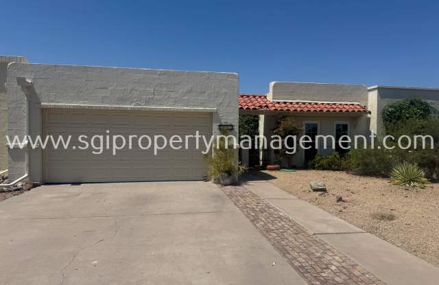 1023 E Laguna Dr photos photos