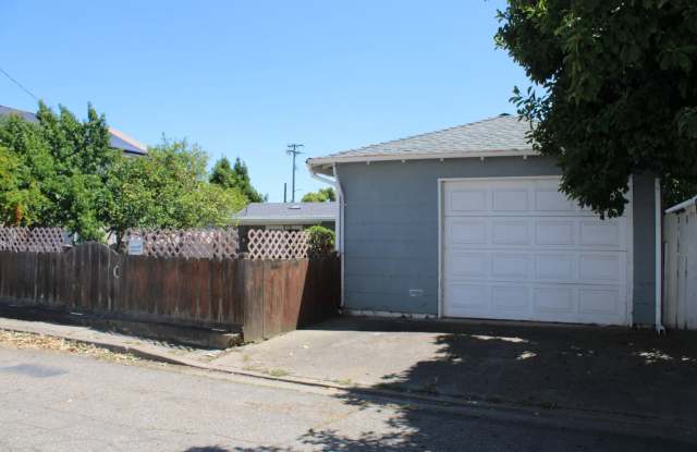 Three Bedroom, One Bathroom Single Family Home in Isleton. photos photos Three Bedroom, One Bathroom Single Family Home in Isleton. photos photos