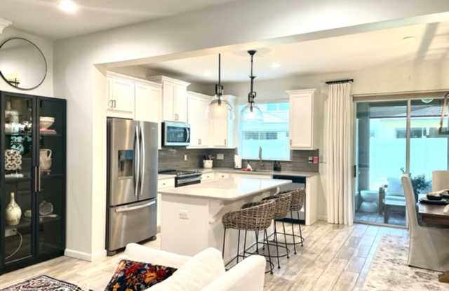 3/2.5 ANNUAL/FURNISHED OPTION- GORGEOUS Townhouse in LAKEWOOD RANCH No deposit for qualified applicants! photos photos