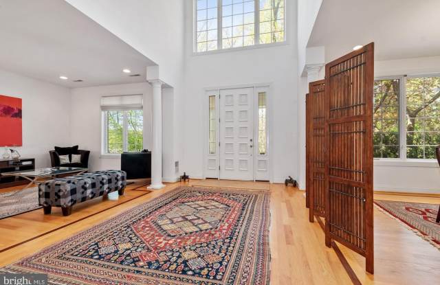 8309 OLD SEVEN LOCKS Road Gallery 4