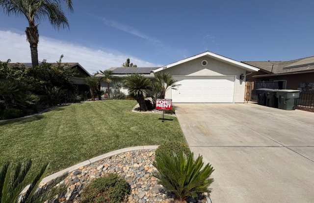 NW Visalia Home Near Shopping Center Rent Ready! Gallery 1