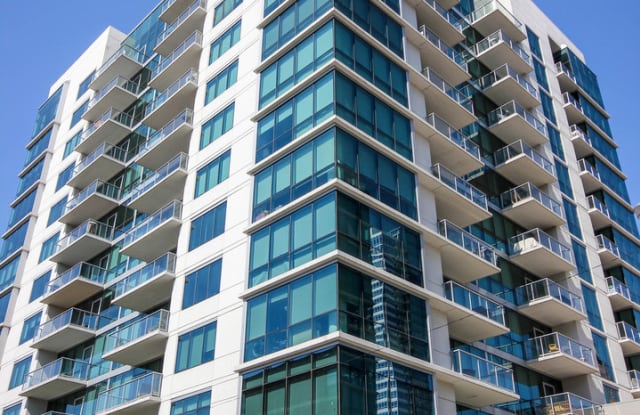 123 South Green Street - 123 South Green Street, Chicago, IL 60607