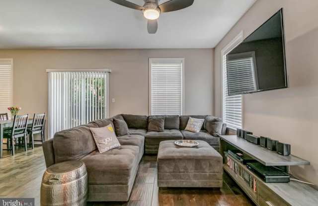 424 WOODCREST DRIVE SE Gallery 2