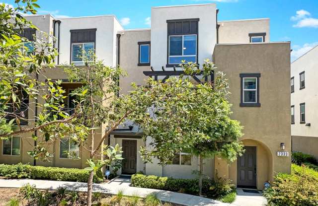 Beautiful 4B/3BA Vista Home w/ Pool  Modern Upgrades photos photos