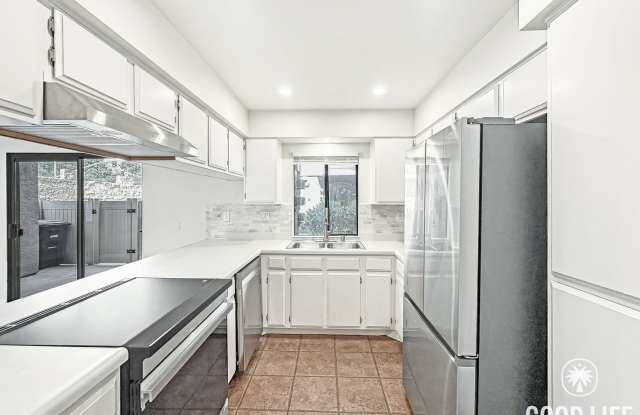 Remodeled 3BR Chula Vista Rental | 1,274 Sq Ft | Near 805 Freeway with Garage photos photos