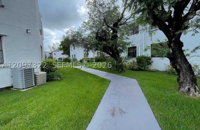 9421 Fontainebleau Blvd Gallery 3