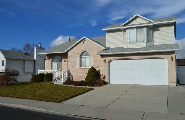Large Orem Home in Great Location Gallery 1