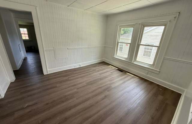 1033 Asheboro Street Gallery 3