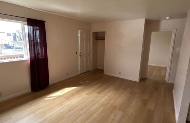 Cozy 2 Bed 1 Bath King Salmon home within walking distance to the beach Gallery 4