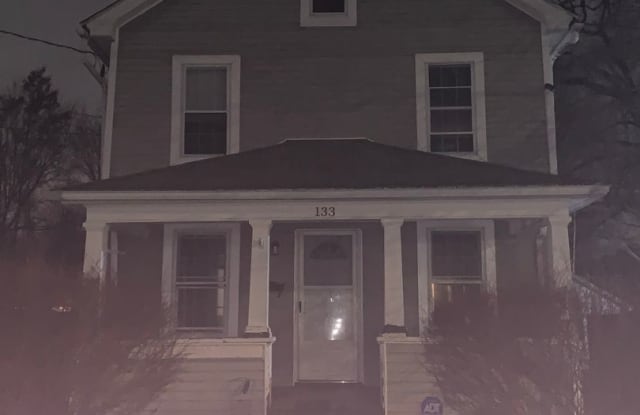 133 Oak St - 133 Oak Street, Manchester, CT 06040