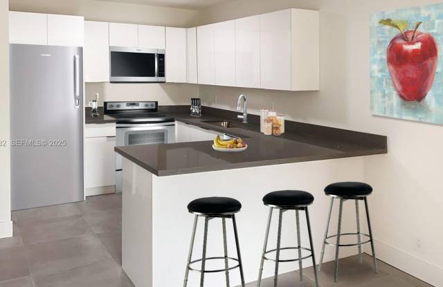 8005 Lake Dr photos photos