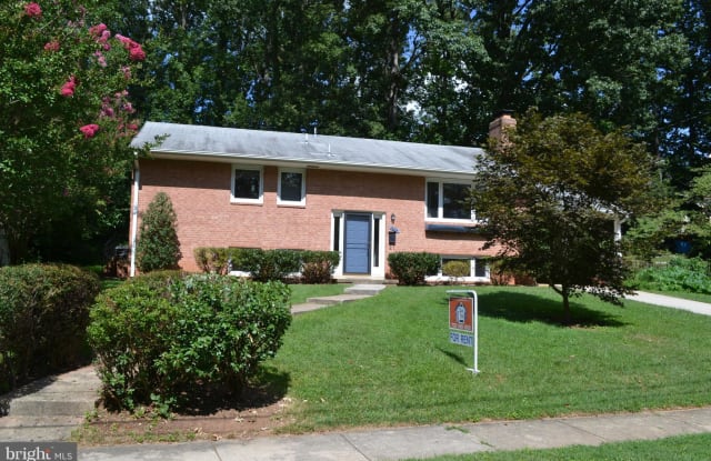7424 WESTWOOD PARK LANE - 7424 Westwood Park Lane, Idylwood, VA 22046