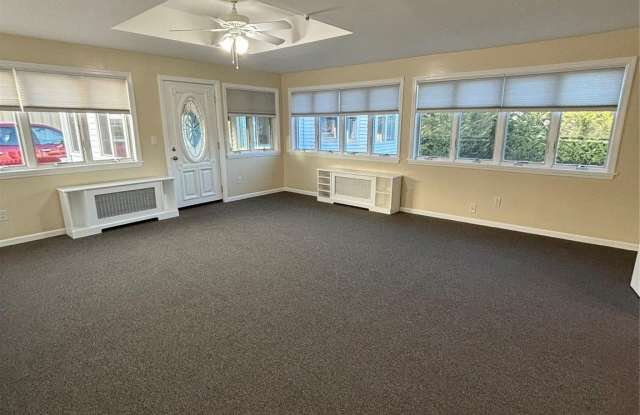 445 N Country Road Gallery 2