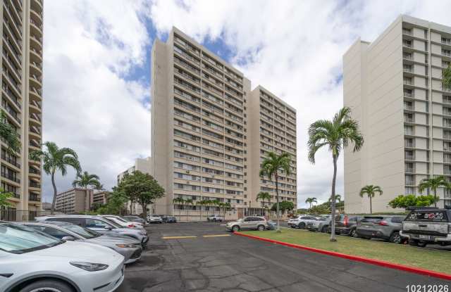 2BR Salt Lake Condo: Mountain Views, Pool, Elevator Gallery 3