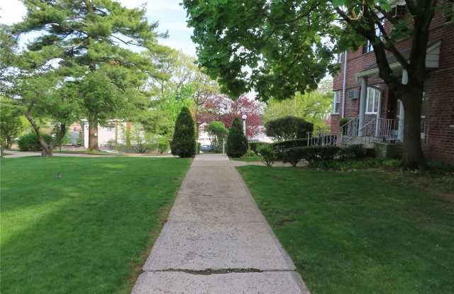 196-31 Dunton Avenue Gallery 3