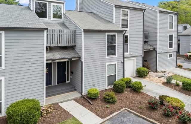 1021 Riverbend Club Drive SE photos photos