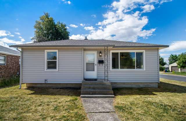 Charming Northwest Spokane Home | Minutes from Audubon Park & Downriver Golf Course photos photos