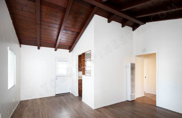 Point Loma ~ Rare 1 Br with a Private Patio and Parking! photos photos