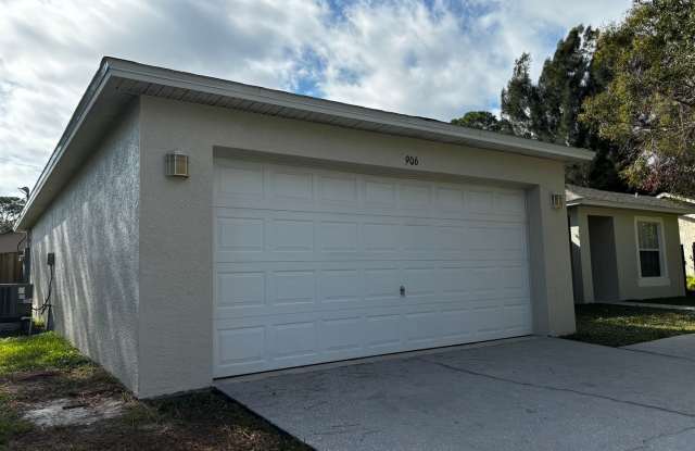 Palm Bay Home - fenced yard photos photos