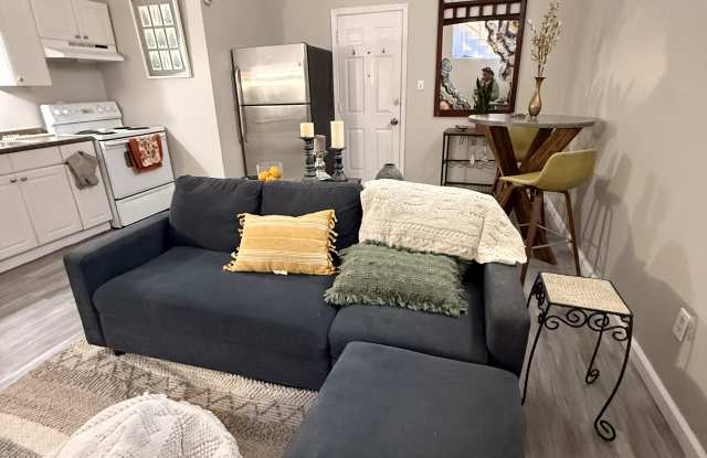 1901 E Lombard St photos photos