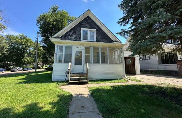 $1350 - 2 Bed 1 Bath Home photos photos