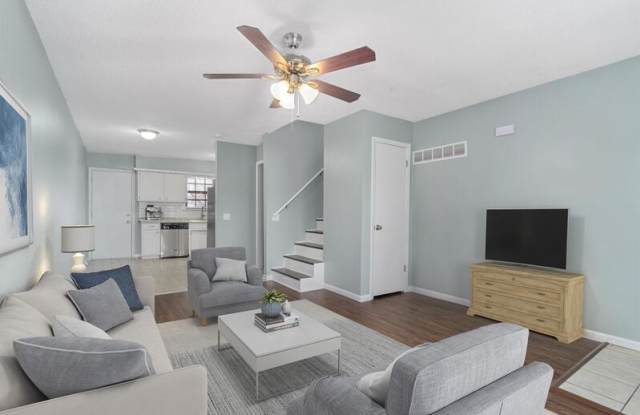 616 E Johnston St photos photos