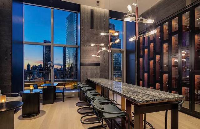 1 City Pt Gallery 1