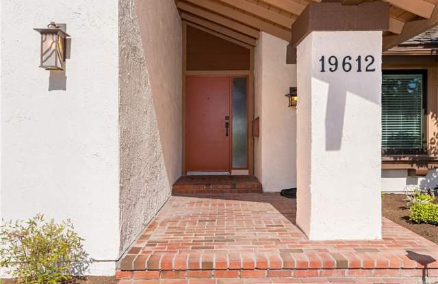 19612 Topeka Lane Gallery 2