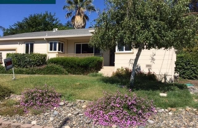 114 Roslyn Dr - 114 Roslyn Drive, Concord, CA 94518