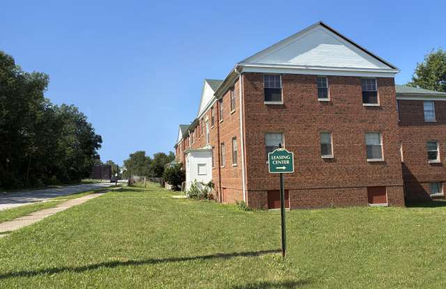 1876 Forrest Hills Blvd-4 Gallery 4