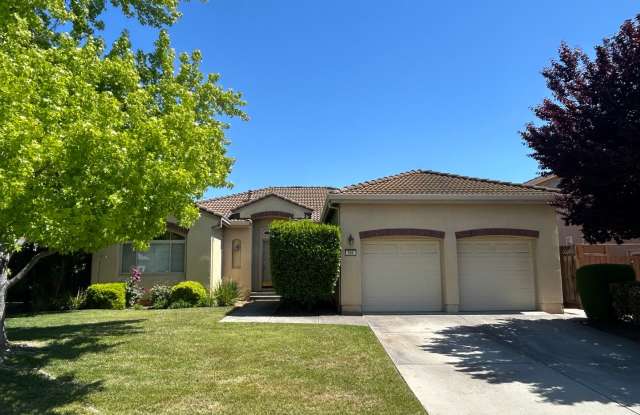 Great location! Beautiful 3 Bedroom Home - 566 Calle Florencia, Morgan Hill, CA 95037