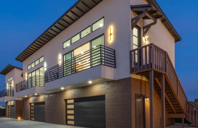 1115 South Montezuma Avenue Gallery 2