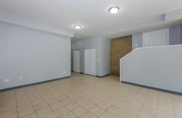 6903 S Paxton Avenue Gallery 3