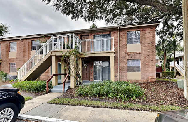 476 Banyon Tree Cir - 476 Banyon Tree Circle, Casselberry, FL 32751