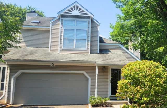 162 Colonial Road photos photos